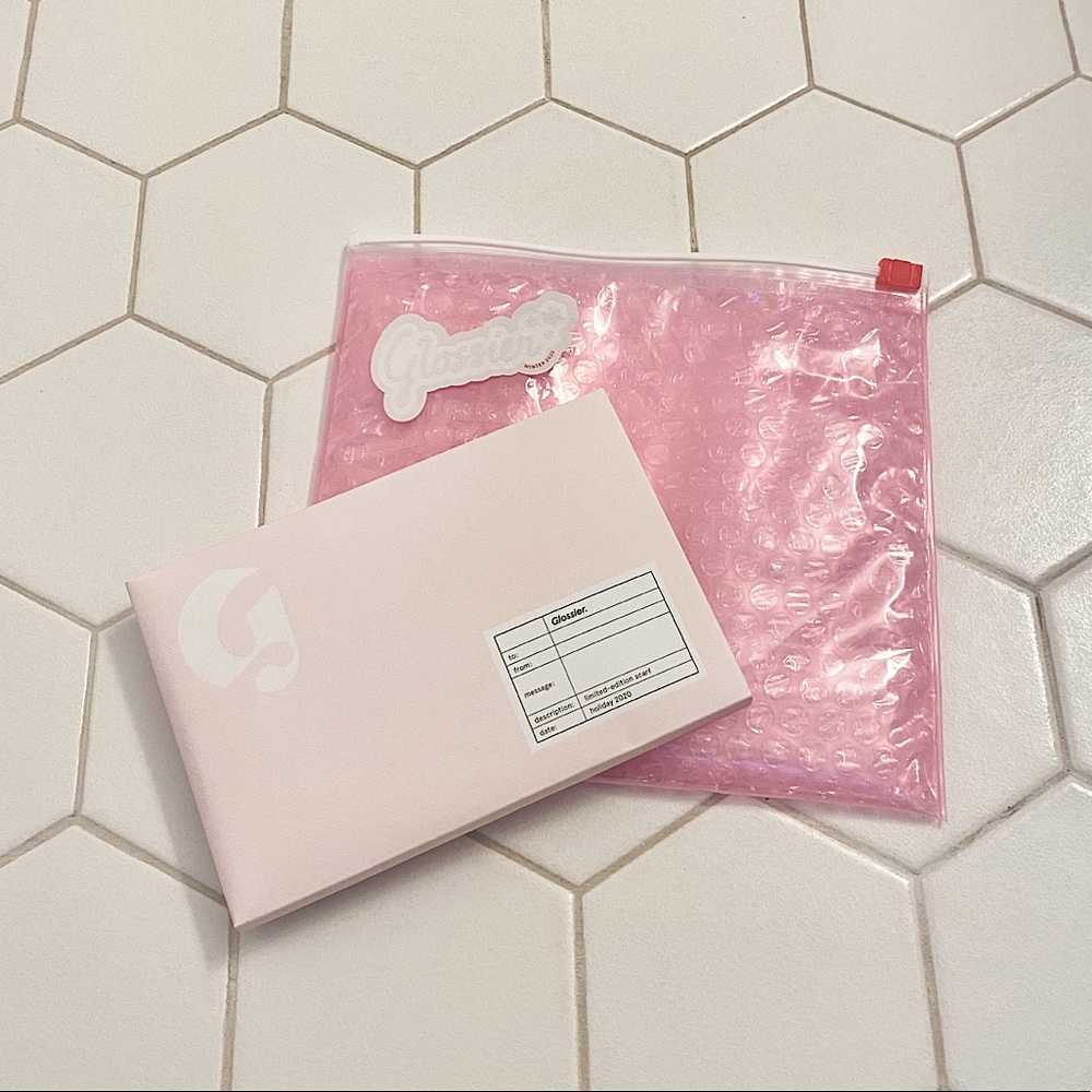 NWT Glossier G Pal Scarf